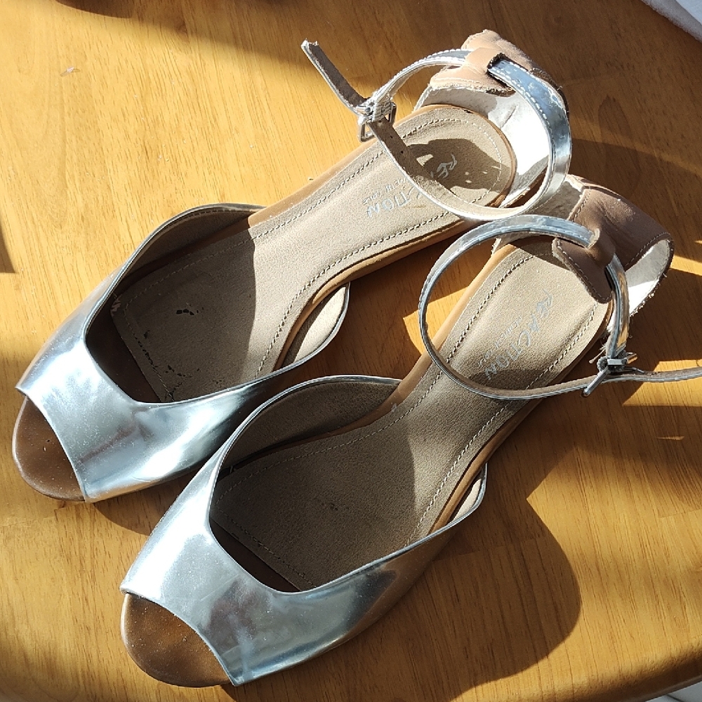 Kenneth Cole Silver and Tan Women's Sandals